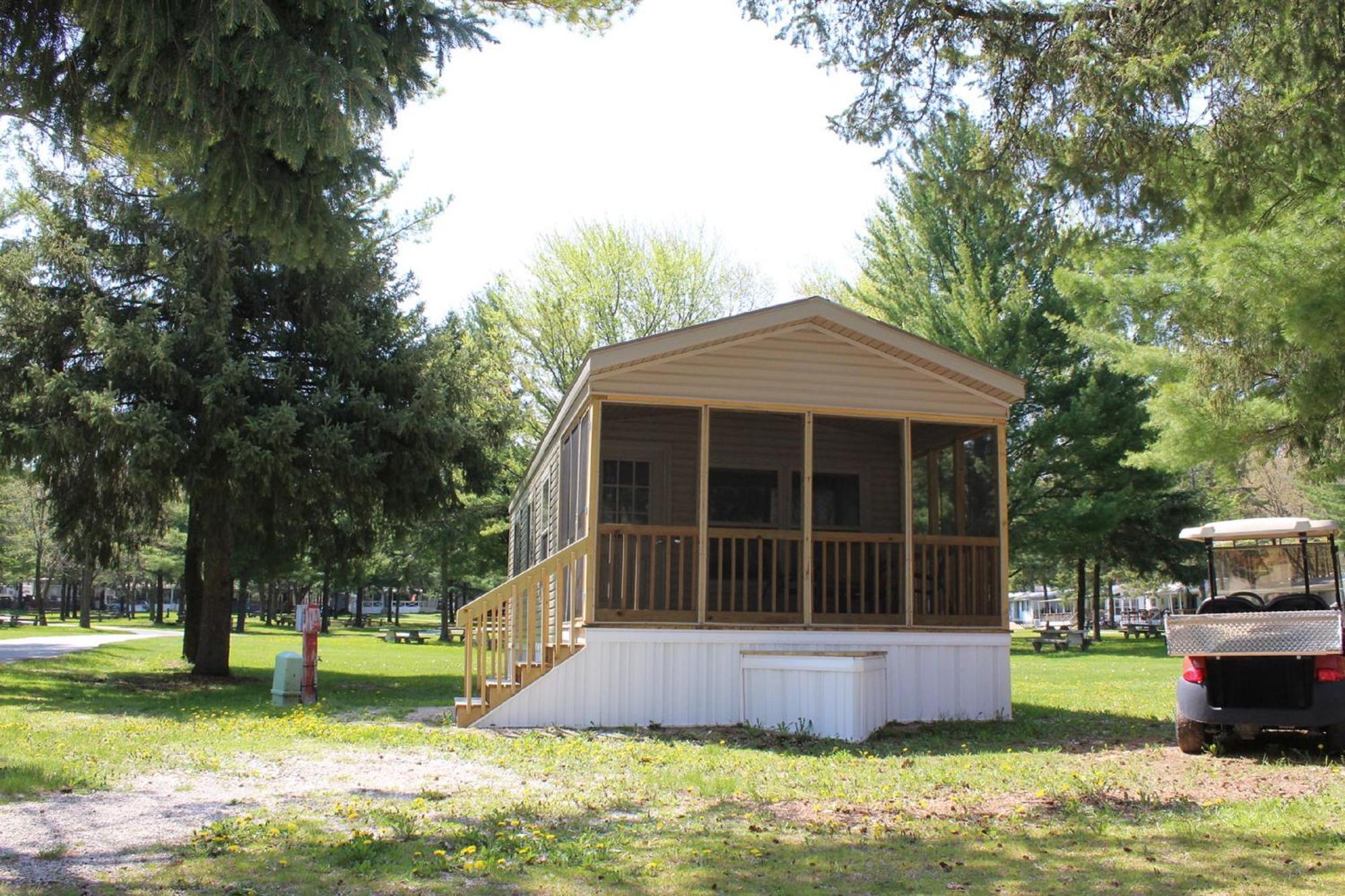 Plymouth Rock Camping Resort Deluxe Cottage Elkhart Lake Phòng bức ảnh