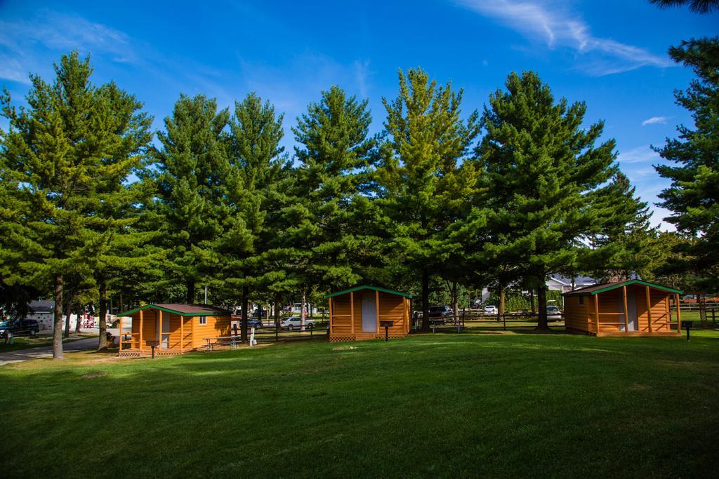 Plymouth Rock Camping Resort Deluxe Cottage Elkhart Lake Ngoại thất bức ảnh